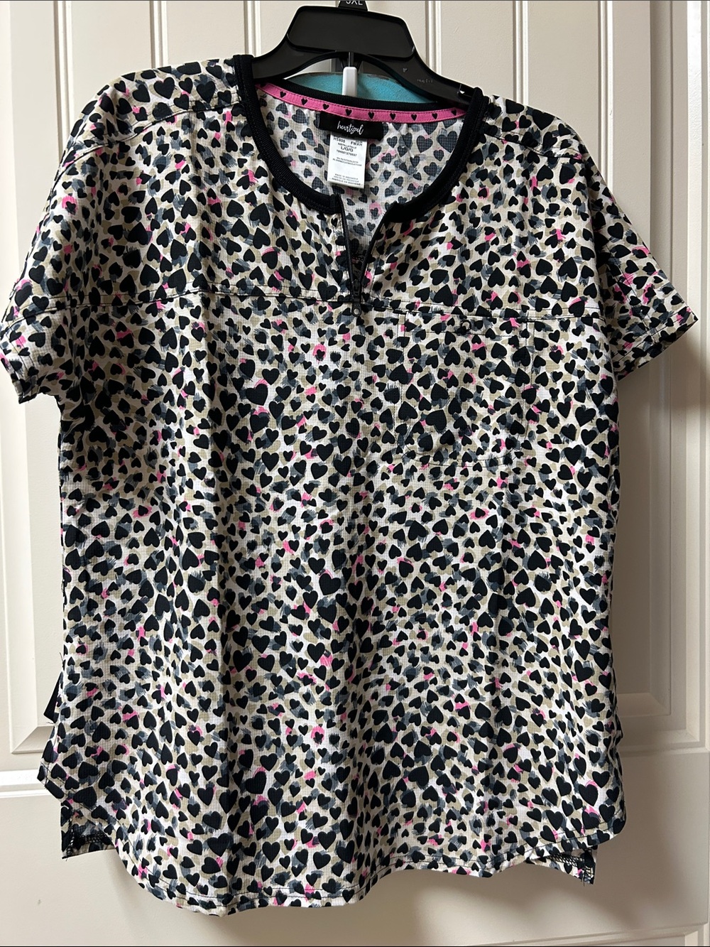 HeartSoul Black, Pink & Cream Heart-Print Scrub Top